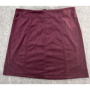 Francesca's Alya Burgundy Faux Sueda Mini Skirt Women's Medium‎ Zip back stretch